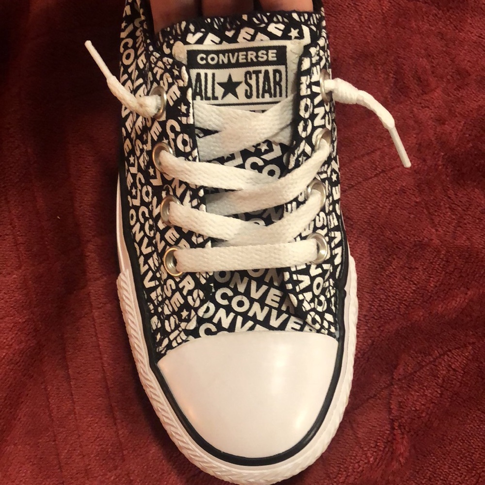 Womens logo converse shoes size 7
